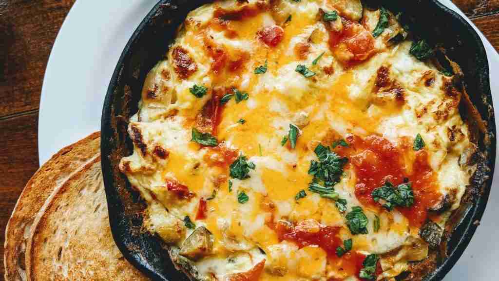 25 Fun Facts About Pizza Hut (From Red Roof to the Crown Crust) 4 Pan pizza