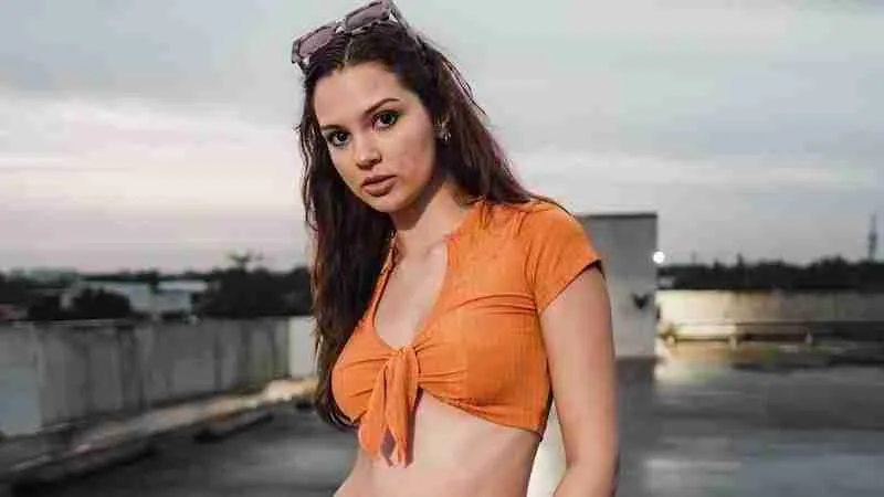 25 Interesting Facts About Y2K Fashion (Unveiled) 8 Free stock photo of 2000s, angles, attitude