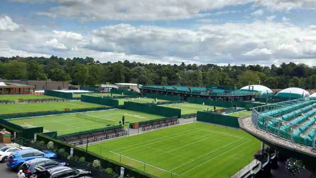 25 Fun Facts About Tennis You Didn't Know 4 open field stadium