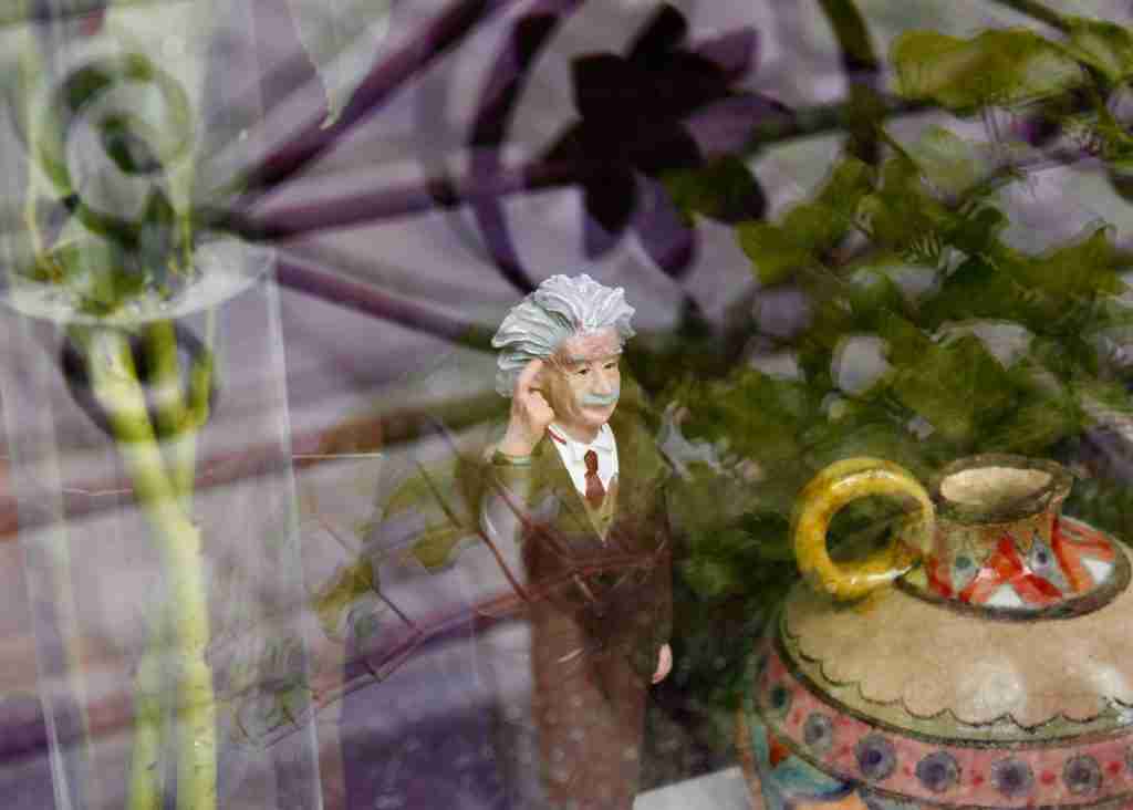 25 Fun Facts About Aquarius | What No One Tells You 3 woman in white dress figurine