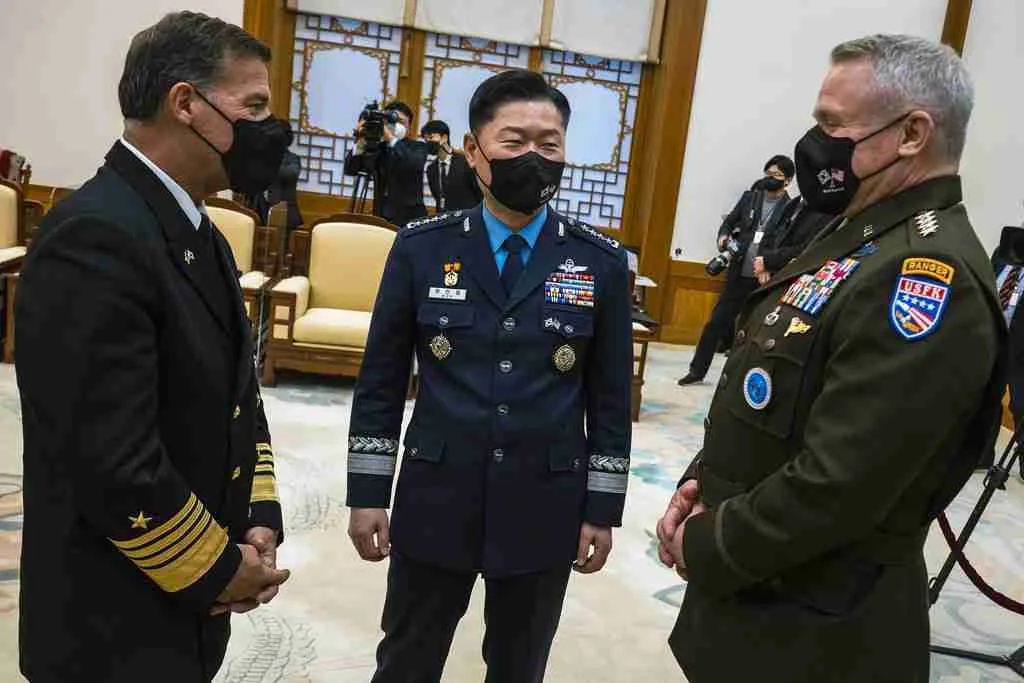 27 Fun Facts About Presidents | Behind the Desk 1 Moon Jae-in : Fun Facts About Presidents