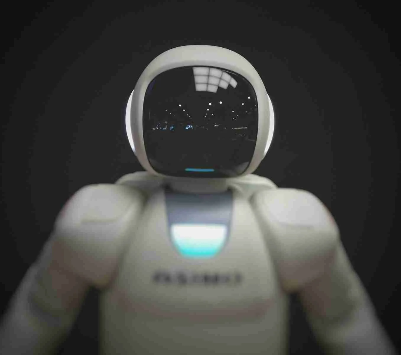 25 Fun Facts About Google | The Playful Side of Search 2 white robot wallpaper