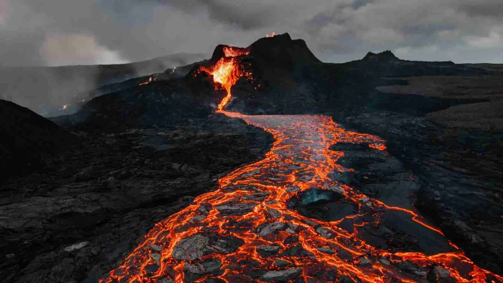 27 Fun Facts About Costa Rica | This Will Shock You 5 brown and black mountain under white clouds