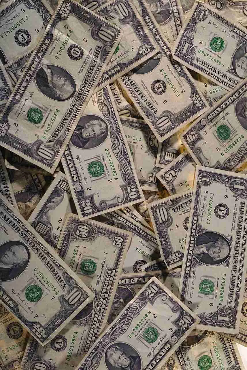 31 Fun Facts About Ecuador | High Life in the Clouds 1 money, dollars, finance