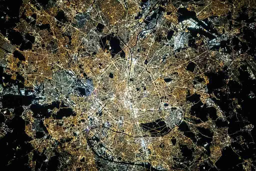 23 Fun Facts About Paris | Beyond the Tourist Spots 1 The City of Lights paris