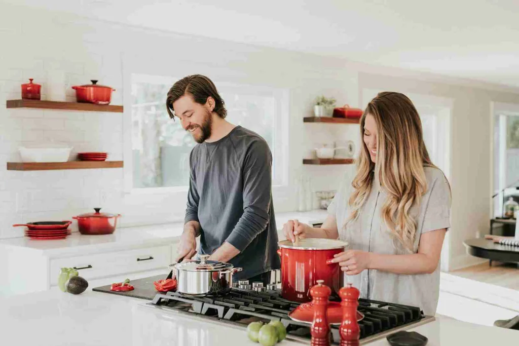 24 Fun Facts About Dating That Will Help You Get A Girl 3 man and woman on kitchen