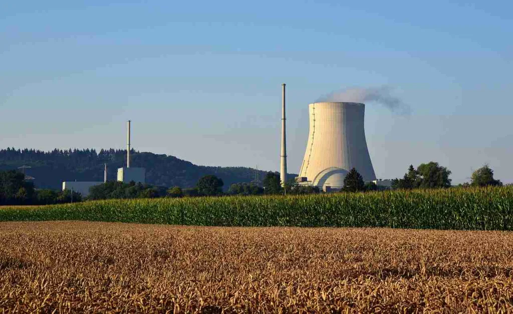 25 Interesting Facts About Nuclear Energy (Atom-Powered) 2 Nuclear Energy power plant in a ruler area